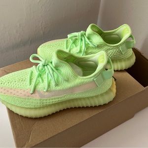 Adidas Yeezy 350 Mens size 6.5 / women’s 8 GLOW IN THE DARK 2019